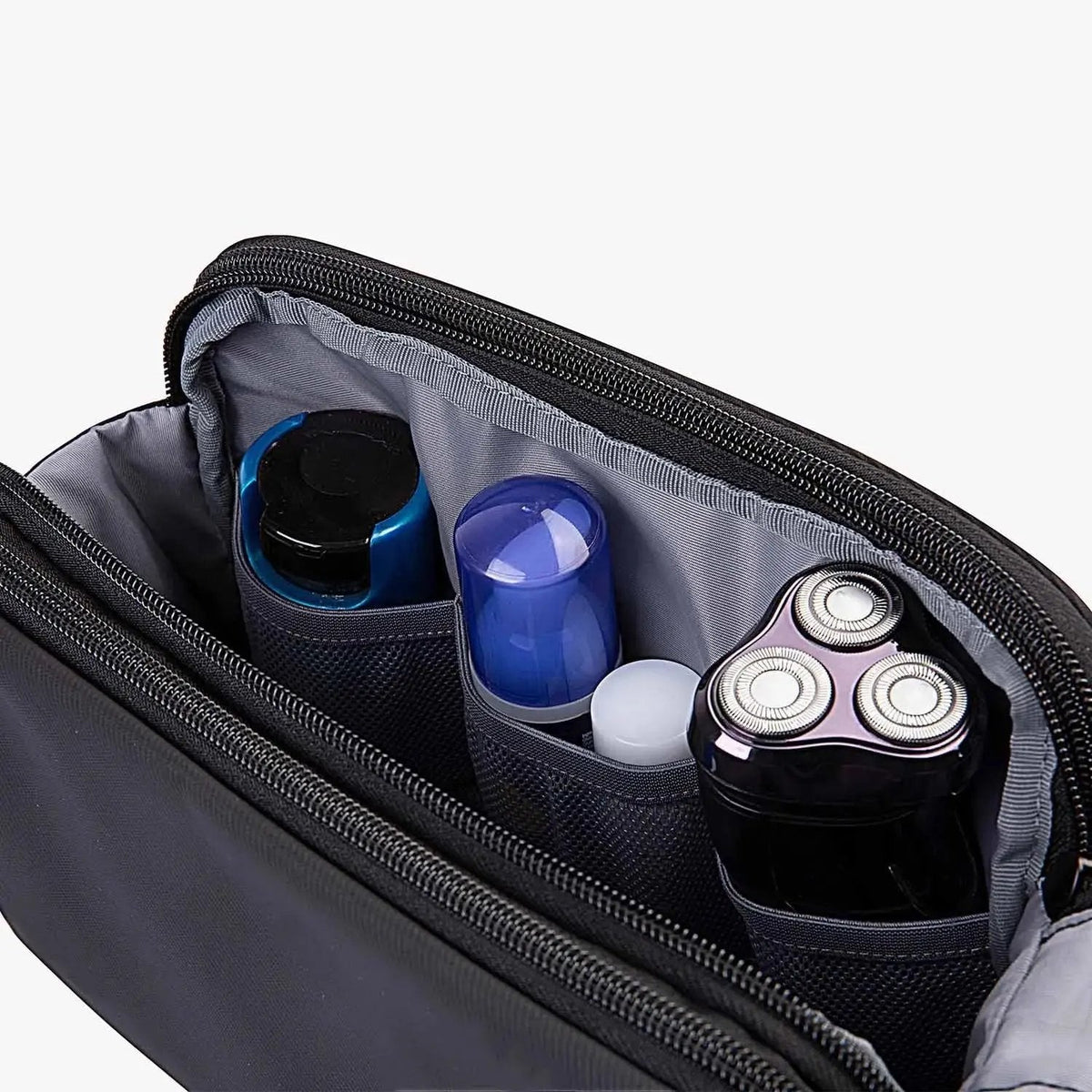 (FREE GIFT) On-road Toiletry Bag
