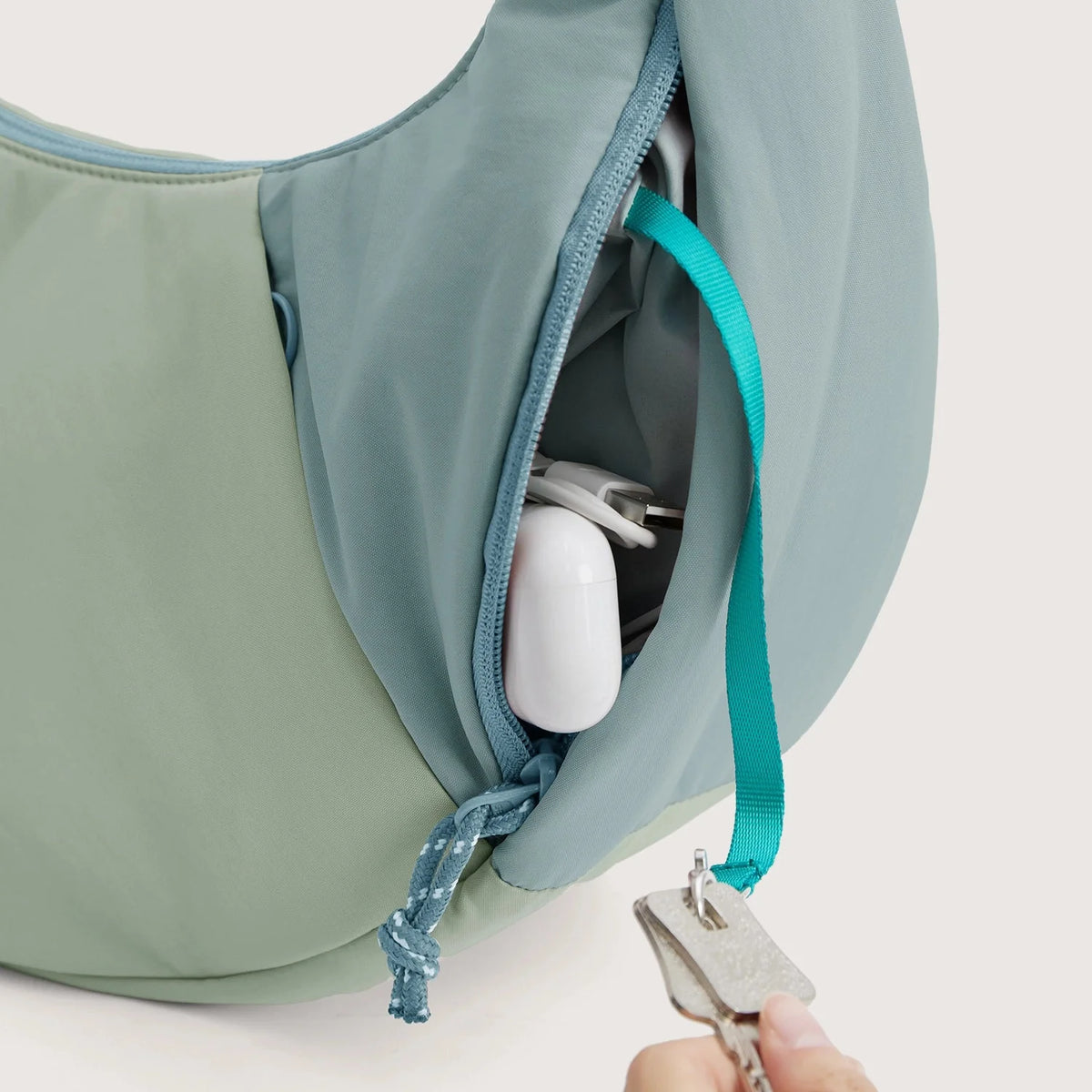 (FREE GIFT) Crush Hobo Bag