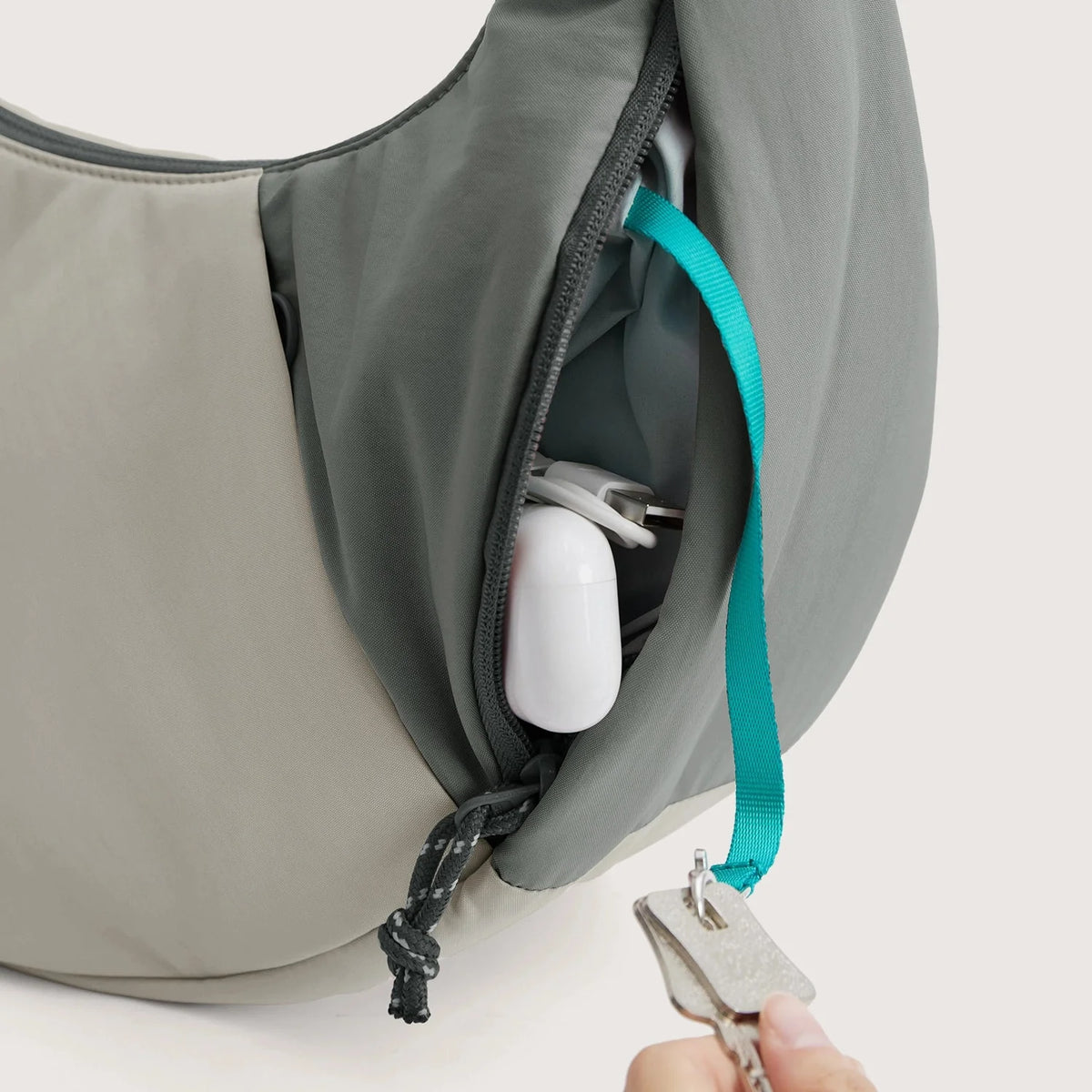 (FREE GIFT) Crush Hobo Bag