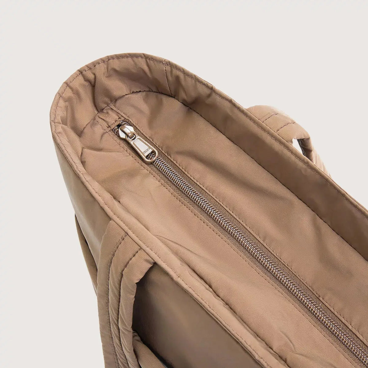 (FREE GIFT) Puffy Tote Bag